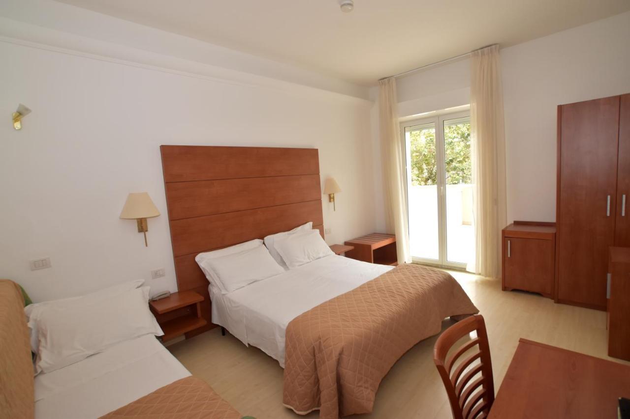 Hotel Villa Del Parco Rimini Dış mekan fotoğraf