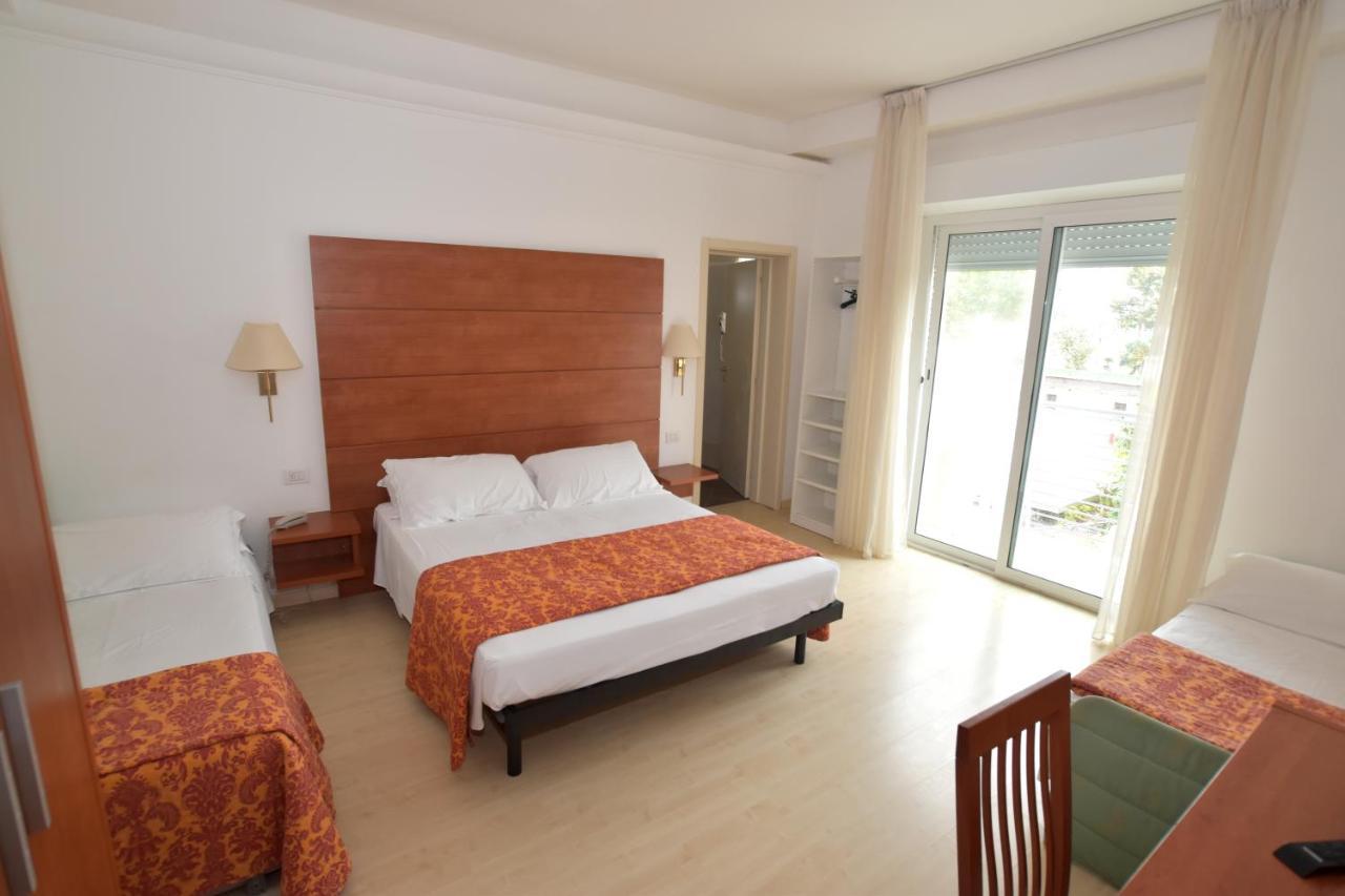 Hotel Villa Del Parco Rimini Dış mekan fotoğraf