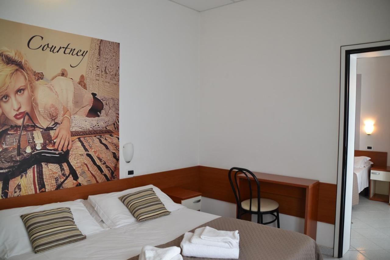 Hotel Villa Del Parco Rimini Dış mekan fotoğraf