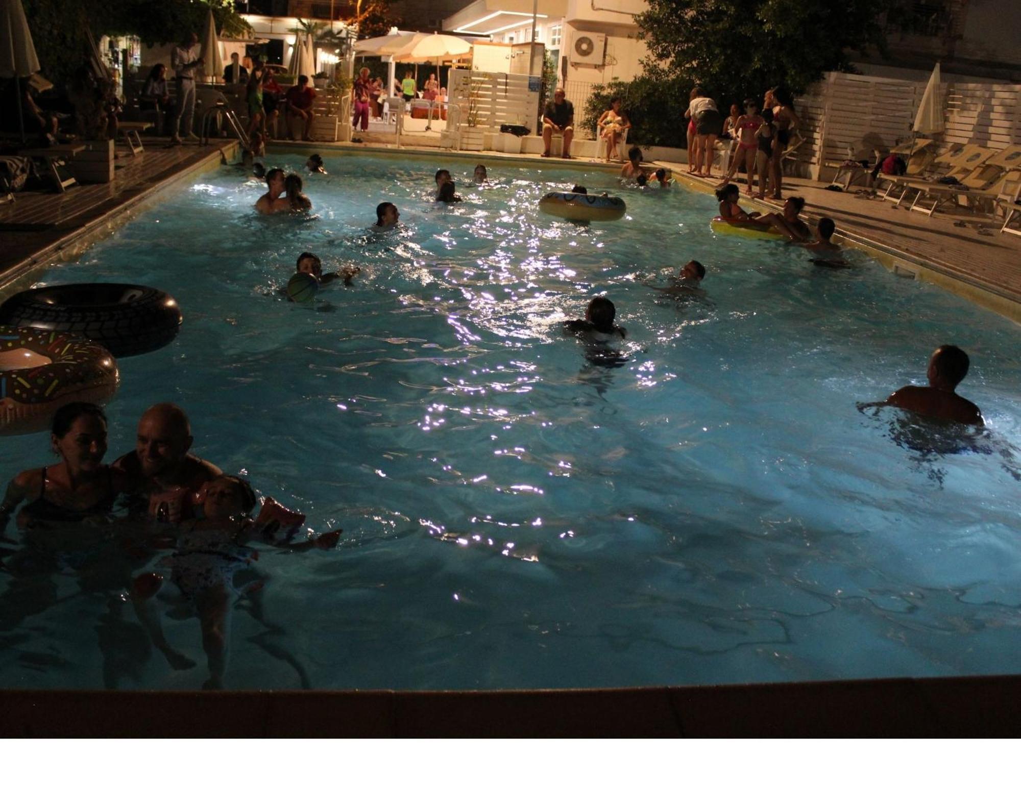 Hotel Villa Del Parco Rimini Dış mekan fotoğraf